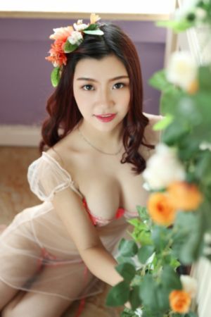 不卡在线播放_720完整在线观看